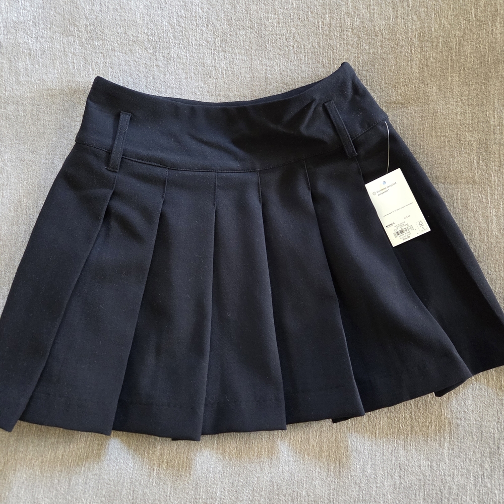 'SO' Juniors Black A-Line Pleated Skirt Nwt